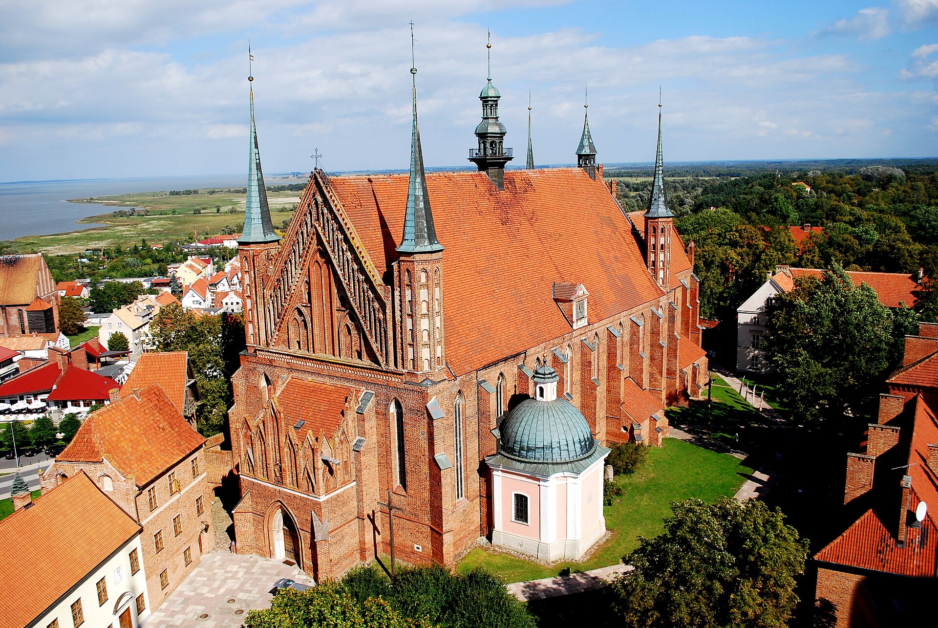 Imagem de referência relacionada a Frombork, item descrito como cidade na atual Polônia
