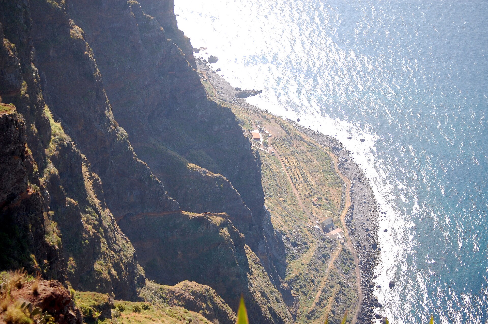 Imagem de referência relacionada a Fajã do Mar, item descrito como lugar do Arco da Calheta, Madeira