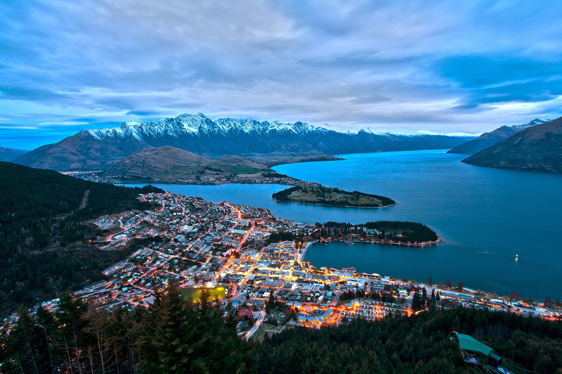 Imagem de referência relacionada a Queenstown, item descrito como cidade turística na região de Otago, Nova Zelândia