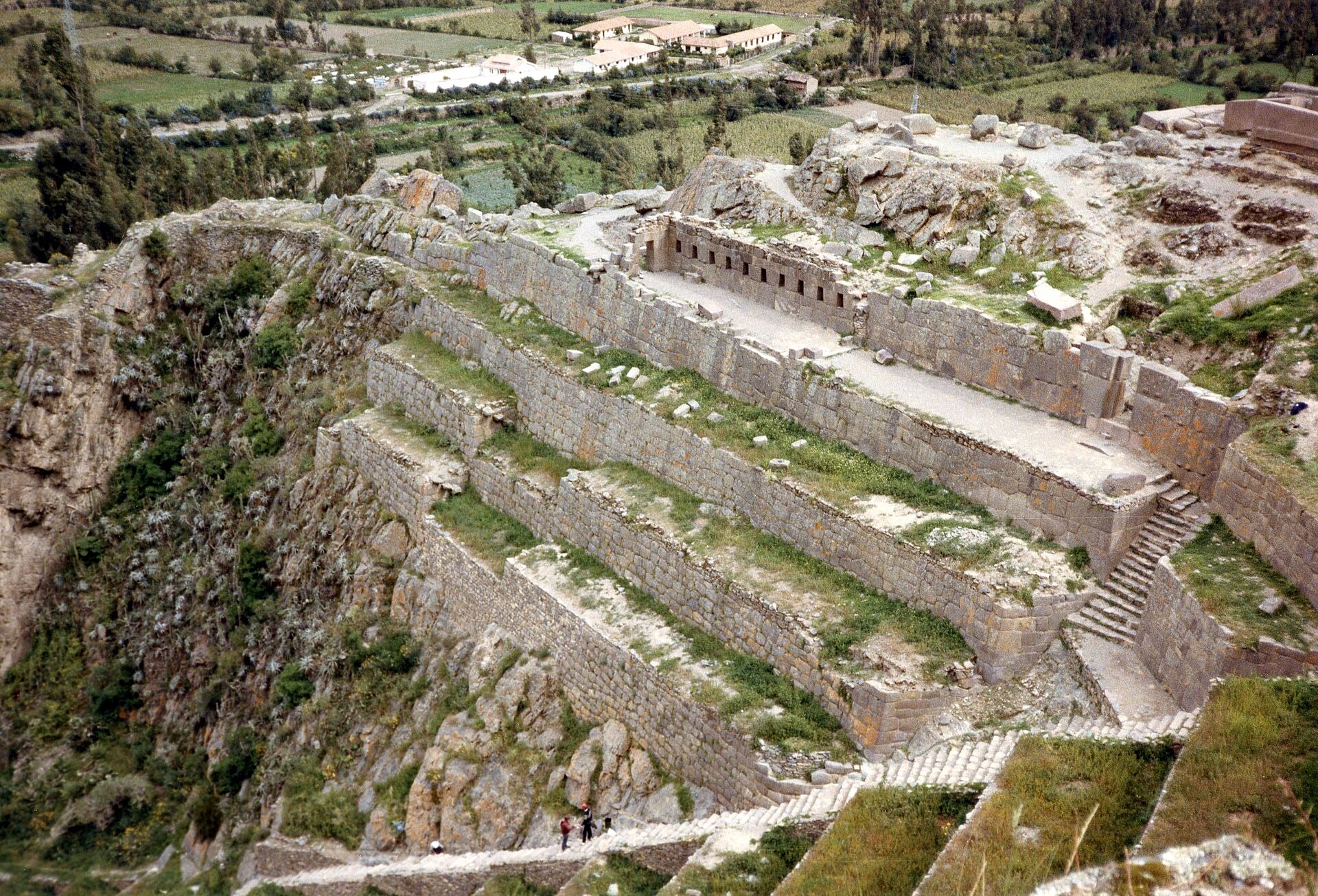 Imagem de referência relacionada a Ollantaytambo, item descrito como registro de referência sobre Ollantaytambo, organizado a partir de dados estruturados abertos