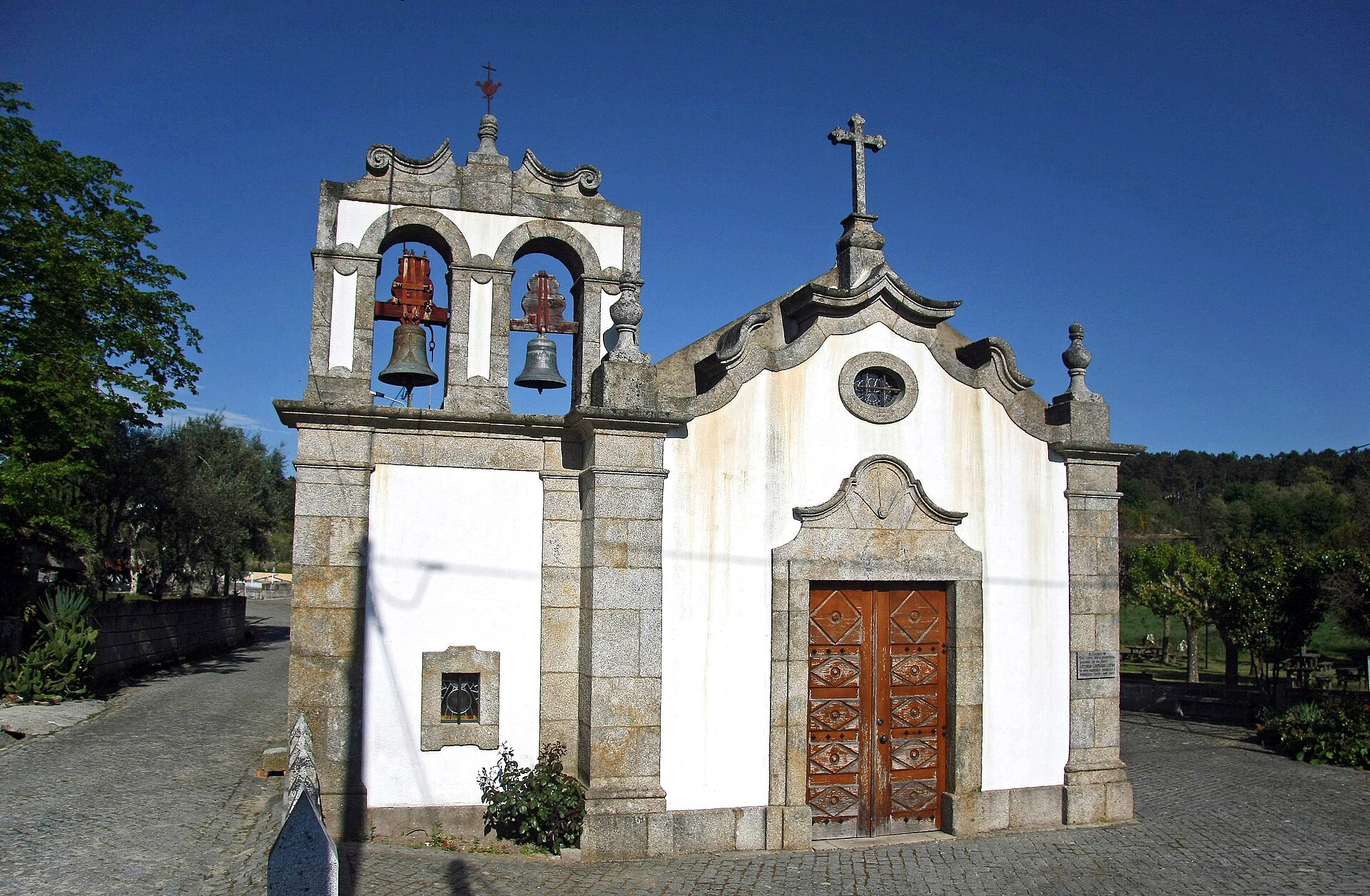 Imagem de referência relacionada a Vila Longa, item descrito como povoação portuguesa do Município de Sátão