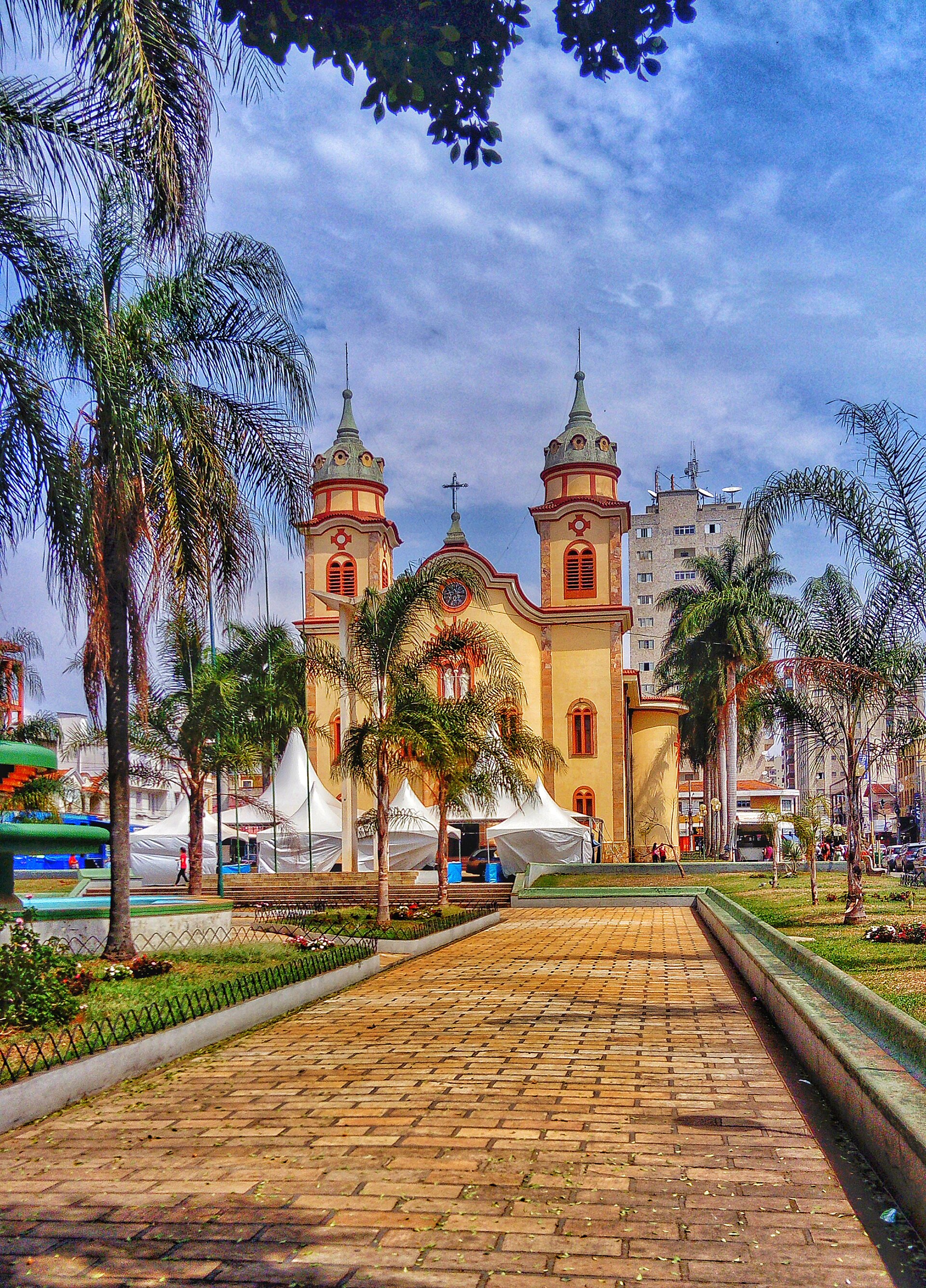 Imagem de referência de Alfenas, descrito nos dados abertos como município brasileiro do estado de Minas Gerais