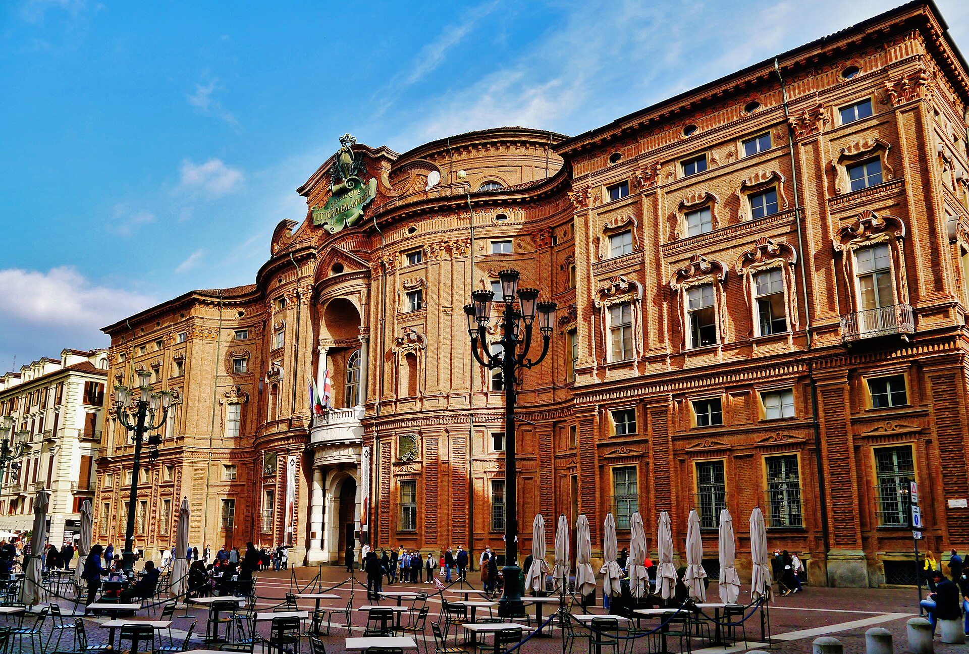 Imagem de referência de Palazzo Carignano, descrito nos dados abertos como edifício histórico no centro de Turim, Itália