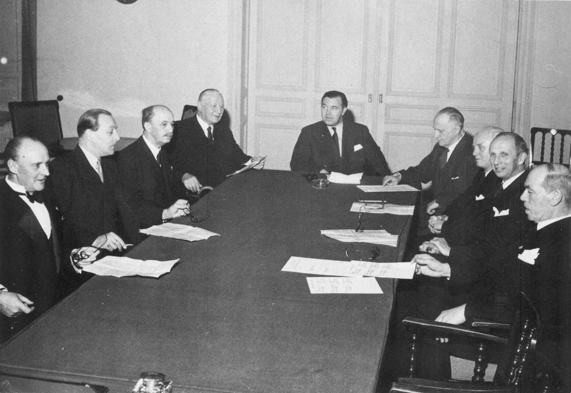Imagem de referência de Johannes Sigfrid Edström, descrito nos dados abertos como sueco industrialist and International Olympic Committee official (1870–1964)