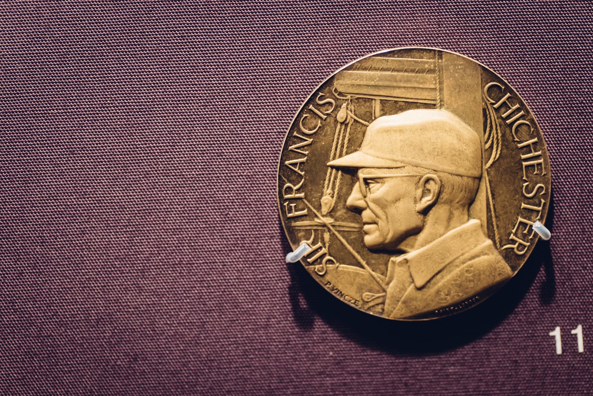 Imagem de referência relacionada a Francis Chichester, item descrito como registro de referência sobre Francis Chichester, organizado a partir de dados estruturados abertos