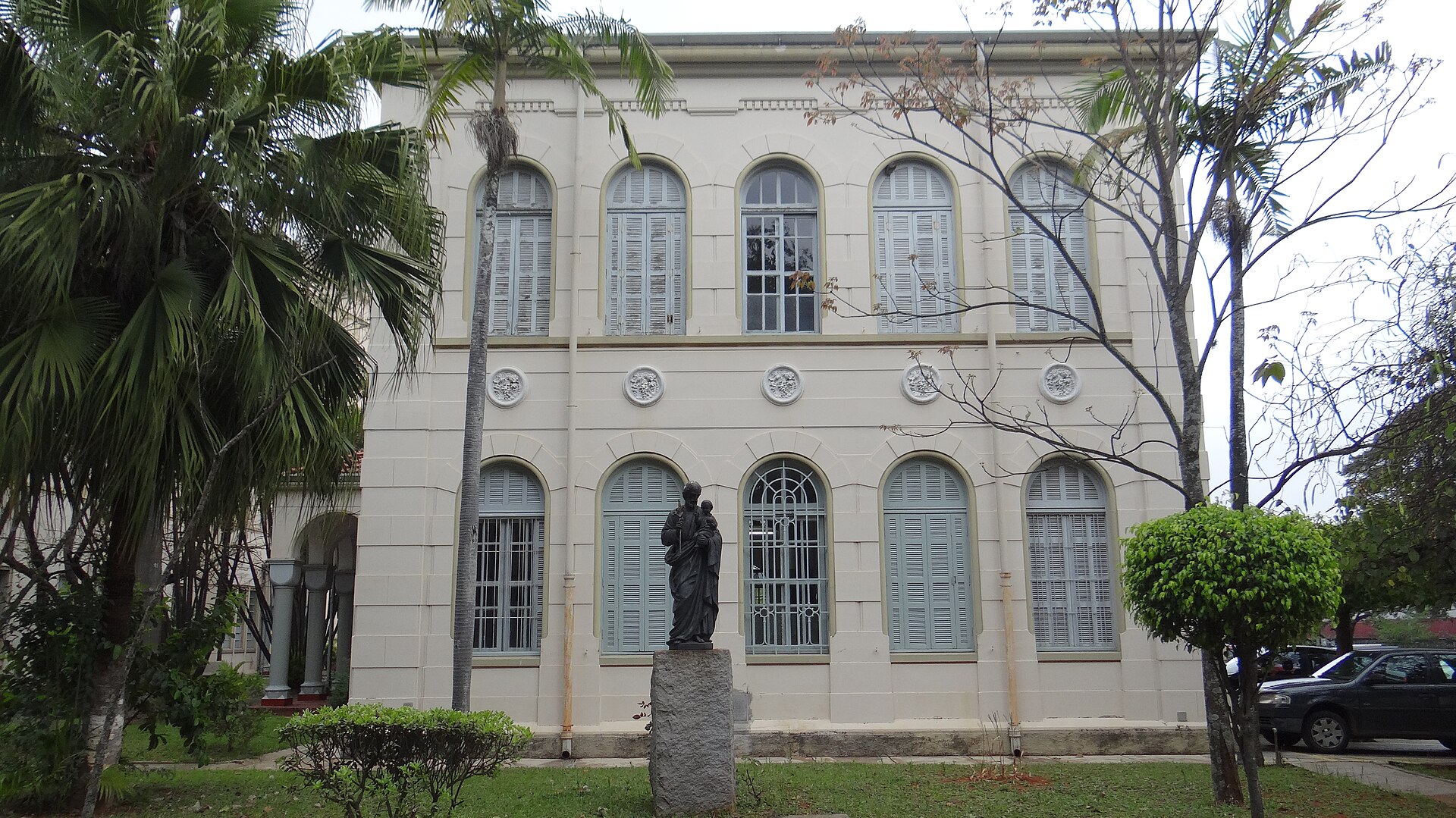 Imagem de referência de Pontifícia Universidade Católica de São Paulo, descrito nos dados abertos como universidade privada sem fins lucrativos em São Paulo, Brasil