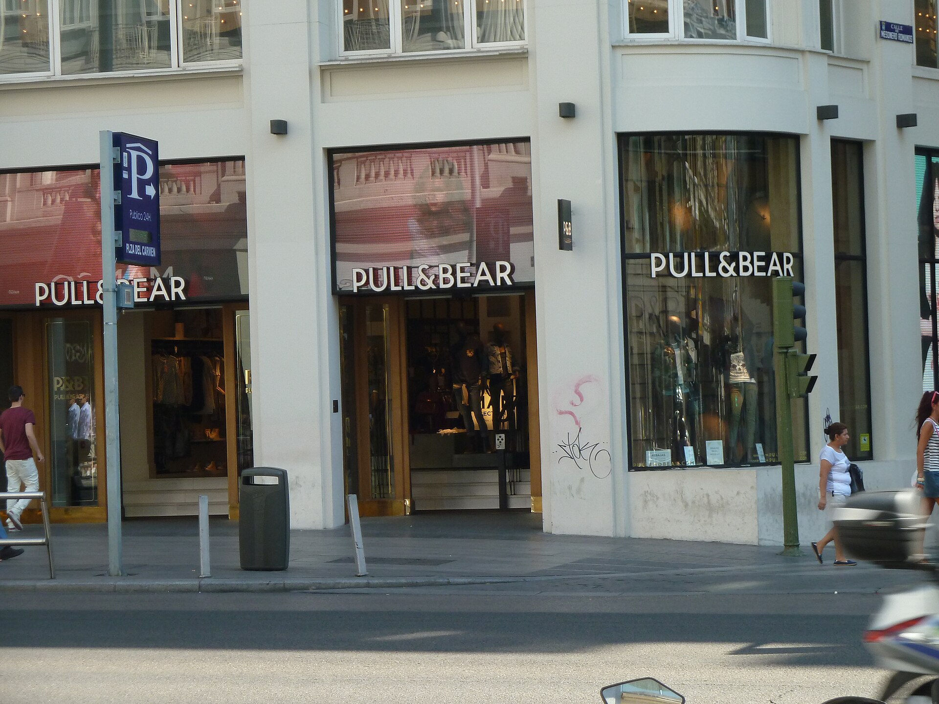Imagem de referência relacionada a Pull&Bear, item descrito como registro de referência sobre Pull&Bear, organizado a partir de dados estruturados abertos