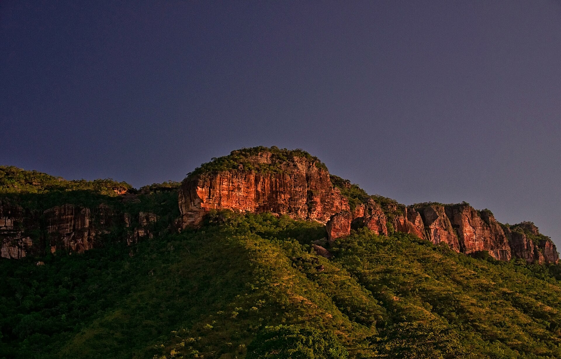 Imagem de referência relacionada a Serra do Roncador, item descrito como registro de referência sobre Serra do Roncador, organizado a partir de dados estruturados abertos