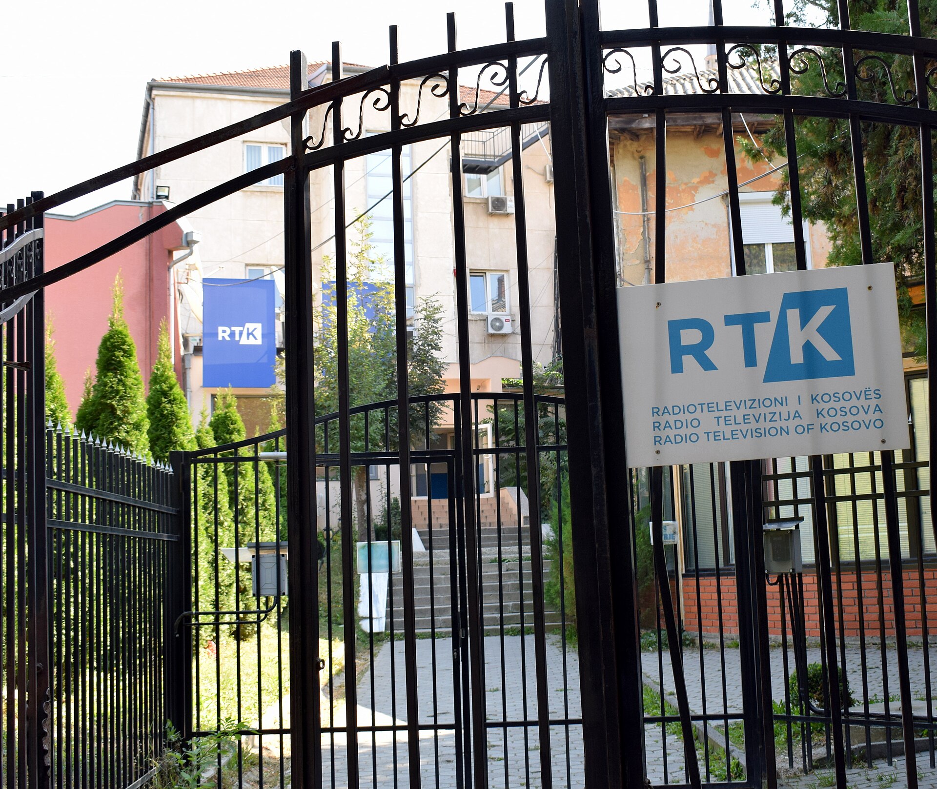 Imagem de referência de Rádio-Televisão do Kosovo, descrito nos dados abertos como empresa de televisão e rádio