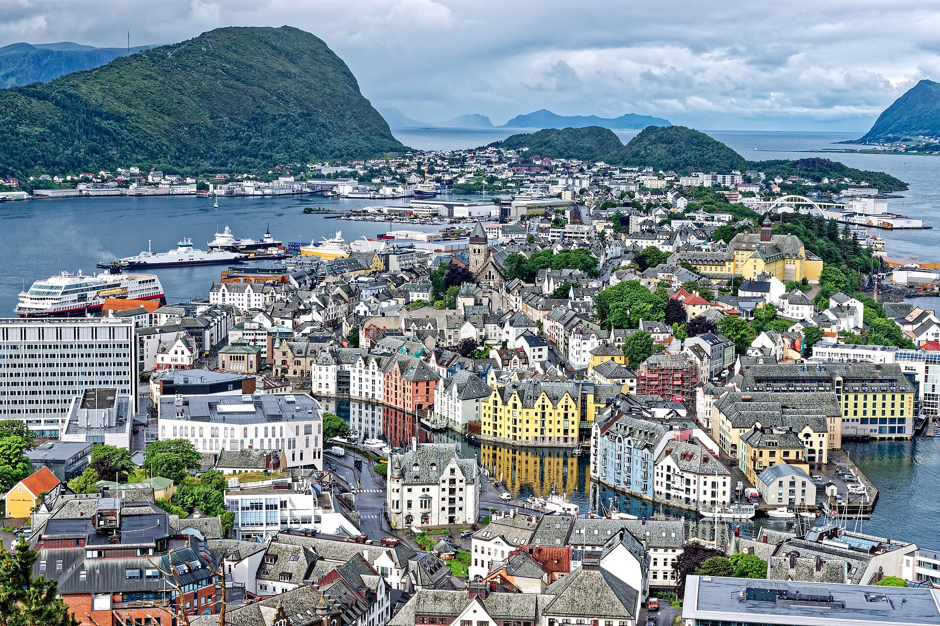 Imagem de referência relacionada a Ålesund, item descrito como registro de referência sobre Ålesund, organizado a partir de dados estruturados abertos