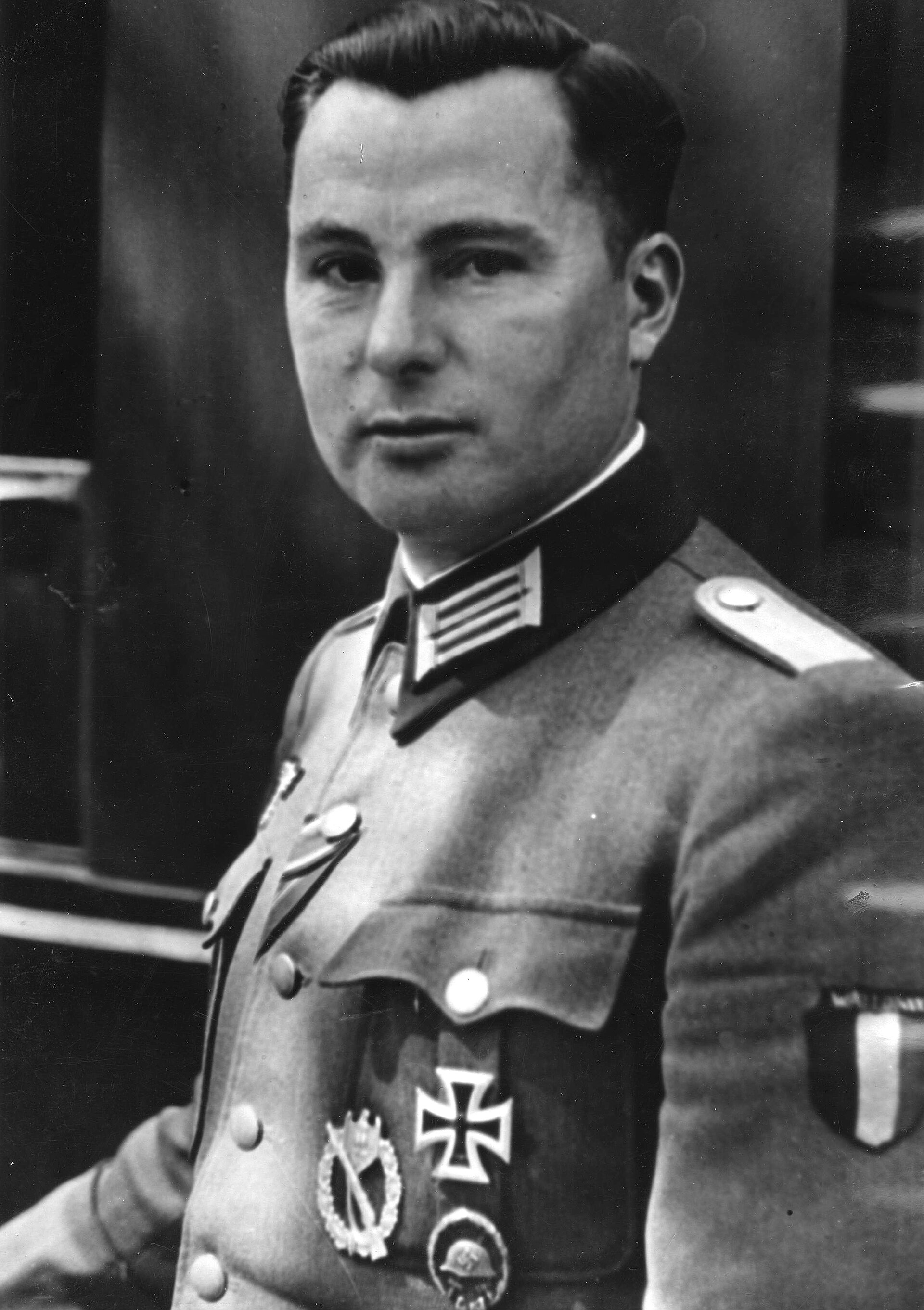 Imagem de referência de Léon Degrelle, descrito nos dados abertos como líder do Partido Rexista