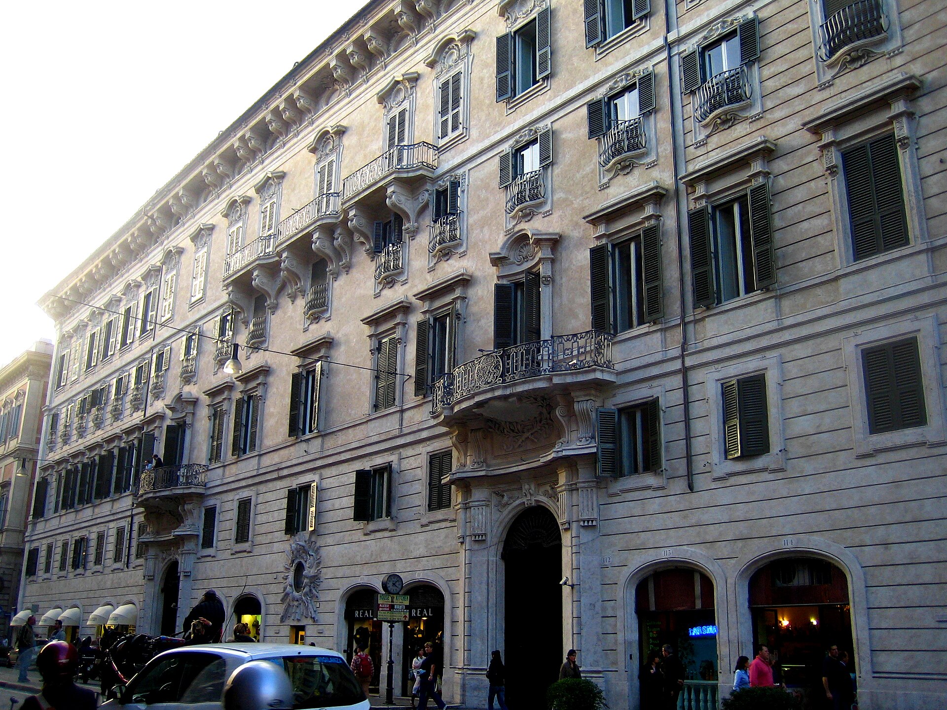 Imagem de referência de Galeria Doria Pamphilj, descrito nos dados abertos como museu de arte em Roma