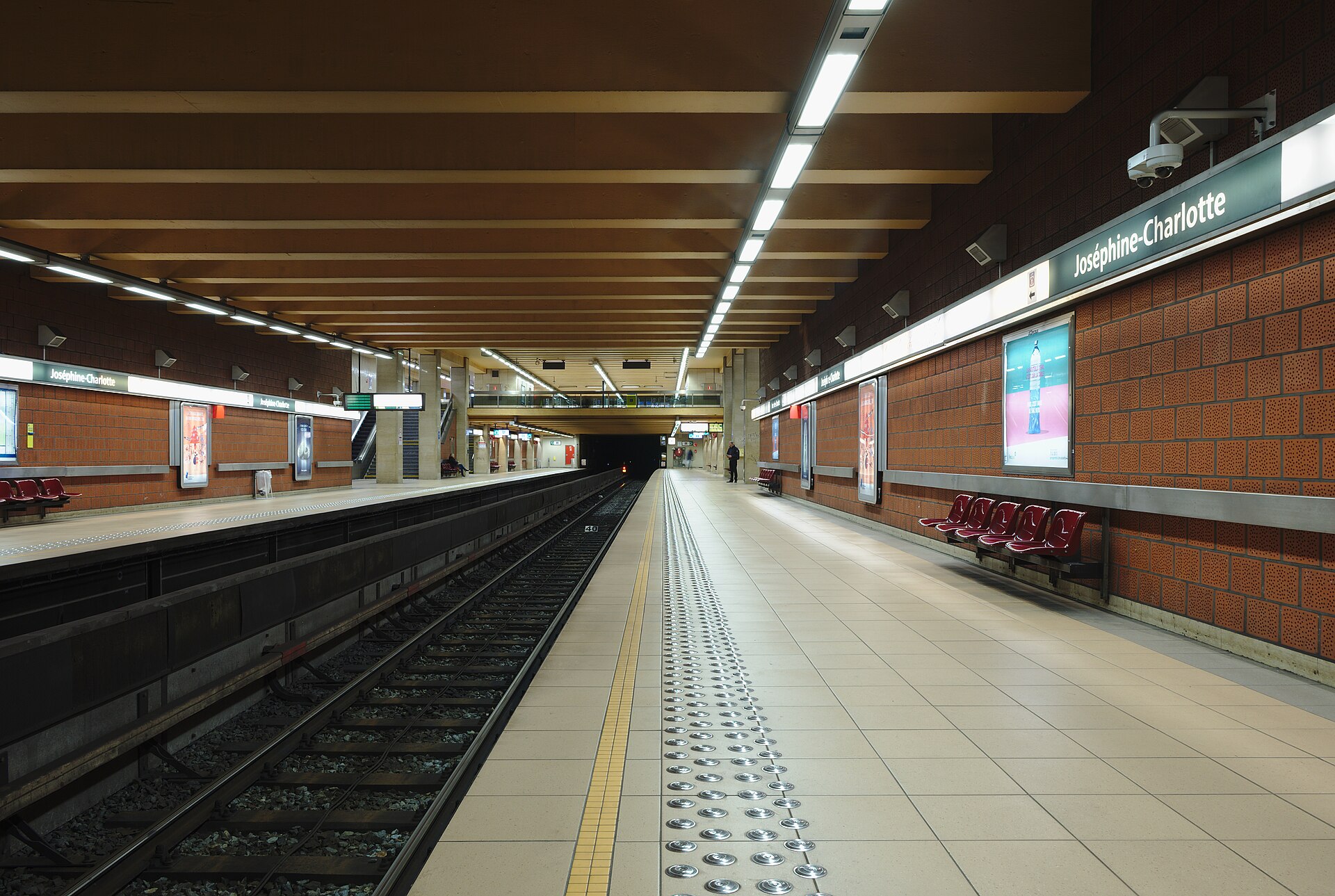 Imagem de referência de Joséphine-Charlotte, descrito nos dados abertos como estação de metrô de Bruxelas