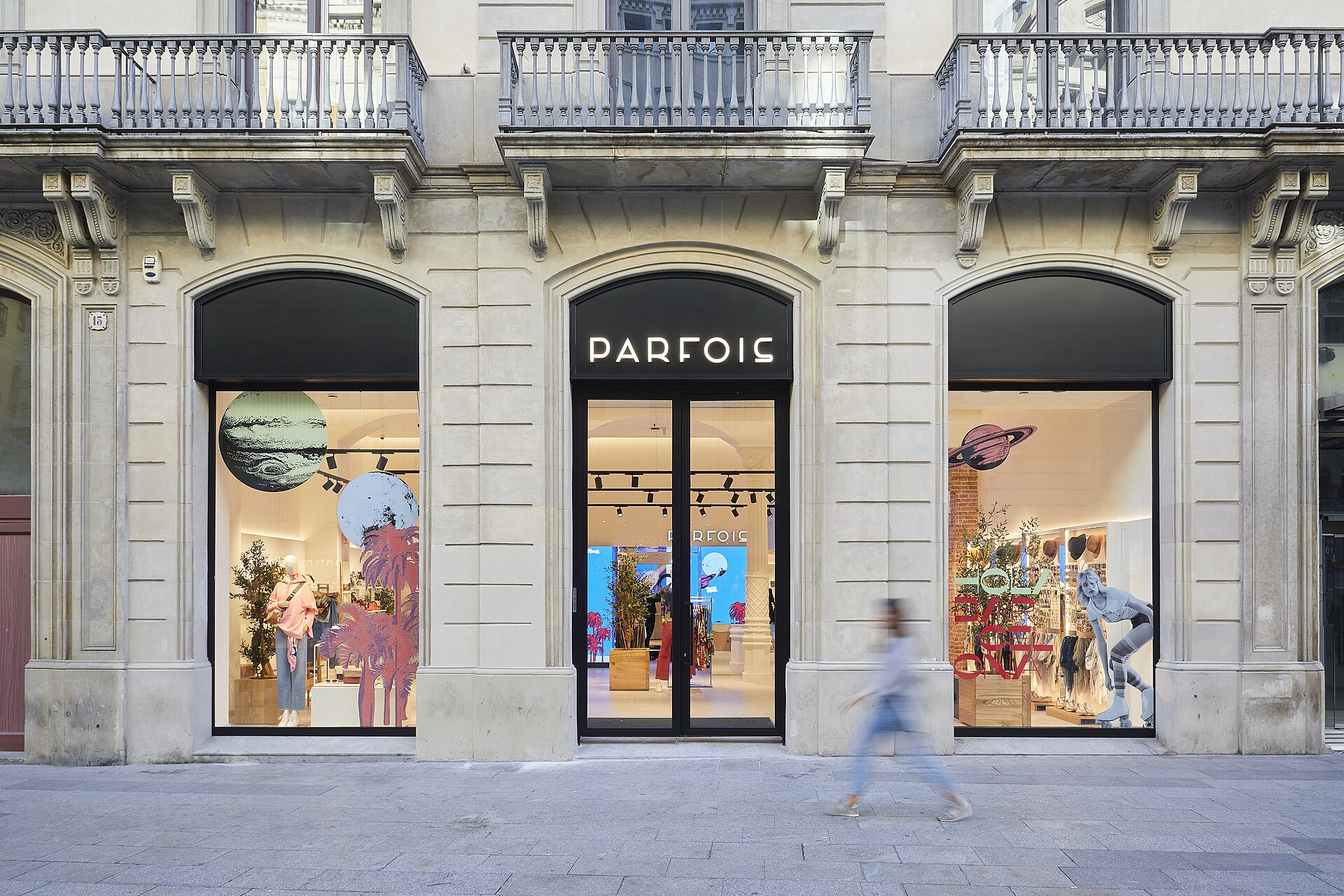 Imagem de referência relacionada a Parfois, item descrito como marca de acessórios e moda feminina