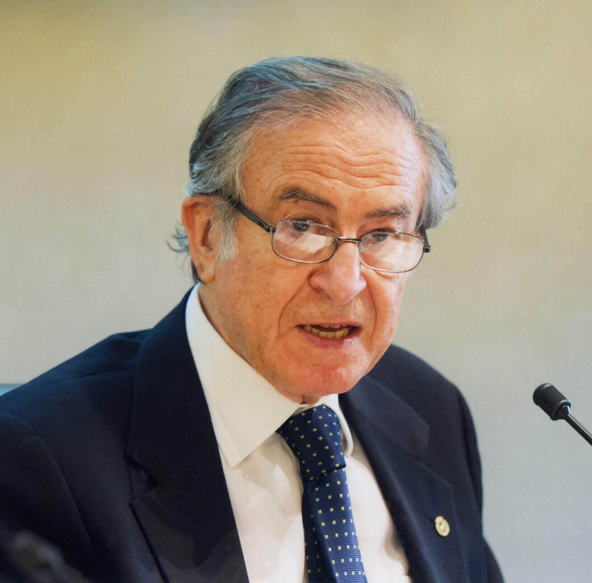 Imagem de referência relacionada a Alberto Quadrio Curzio, item descrito como registro de referência sobre Alberto Quadrio Curzio, organizado a partir de dados estruturados abertos