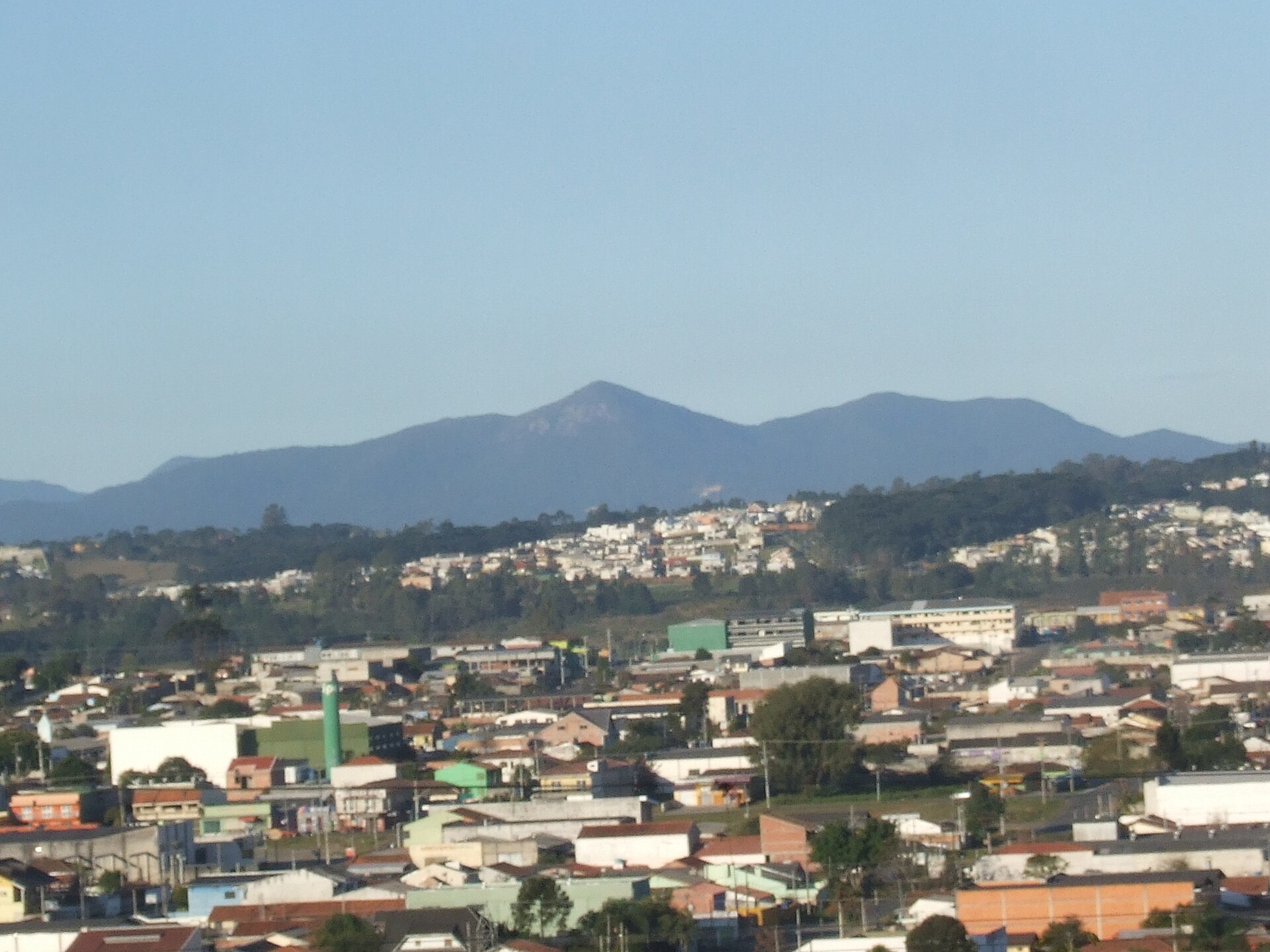 Imagem de referência relacionada a Morro do Anhangava, item descrito como monte no Paraná, Brasil