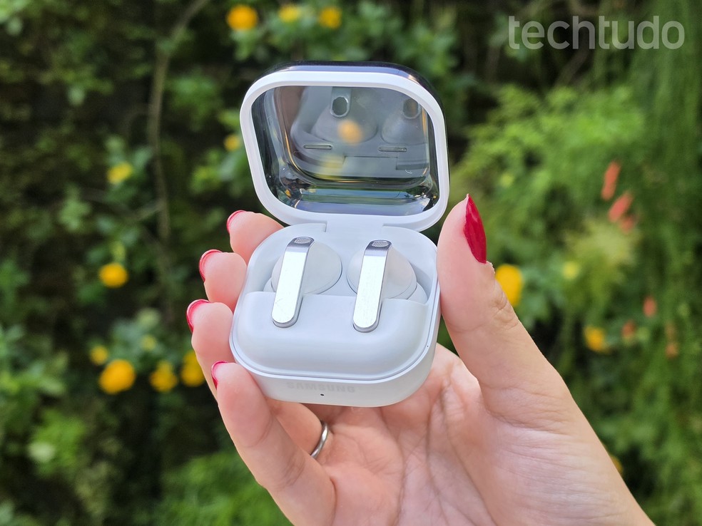 4 eletrônicos que você pode carregar usando o seu celular, mas não sabia