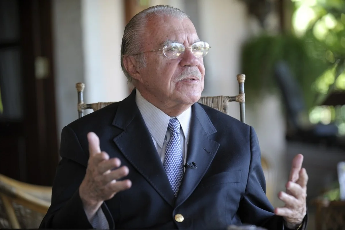Internado, Sarney permanece estável e apresenta boa evolução na recuperação