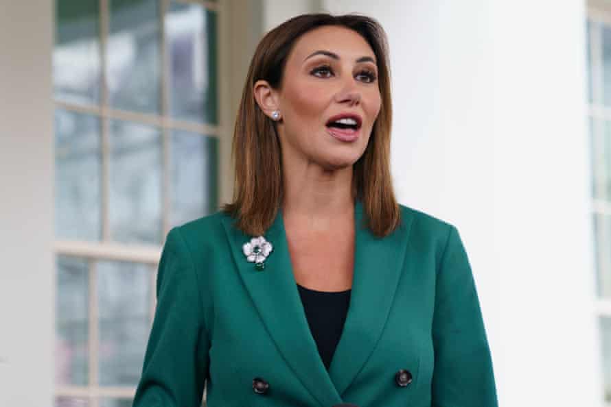 Quem poderia substituir Katie Zacharia como secretária de imprensa da Casa Branca?