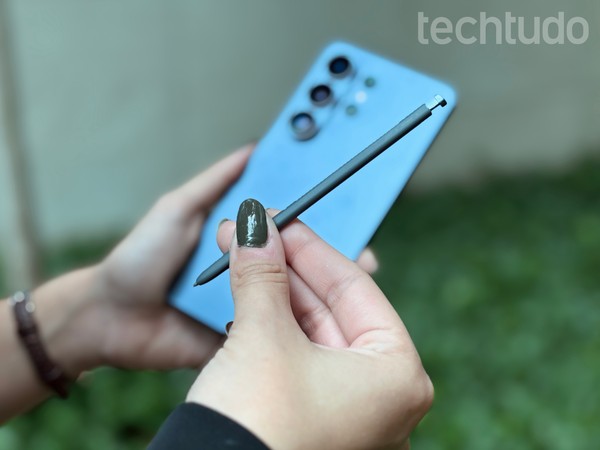 Celular com caneta stylus: veja 4 modelos com suporte para anotações