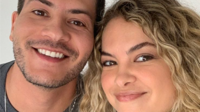 Arthur Aguiar soube da morte da ex-namorada Lua Blanco enquanto estava em live no TikTok