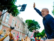 Campanha de Lula acusa Meta de favorecer Flávio Bolsonaro nas redes sociais