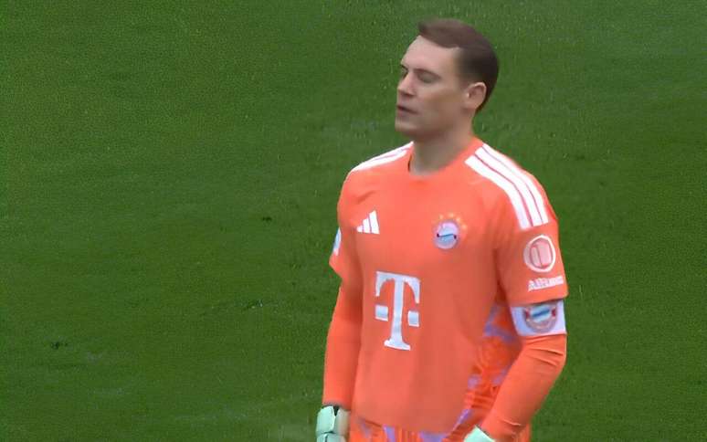 Neuer falha, e Bayern sofre gol mais rápido da história do Alemão