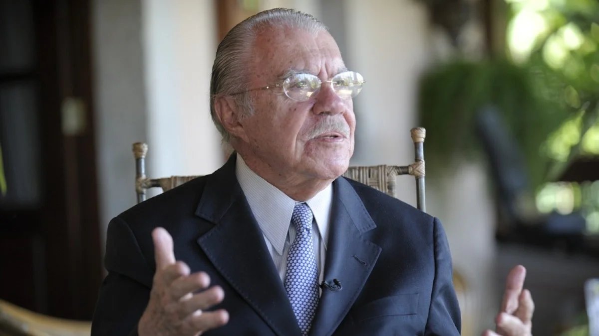 Internado, Sarney permanece estável e apresenta boa evolução na recuperação