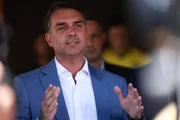 Flávio sai do isolamento e atrai apoio de 4 partidos na largada do 2º turno