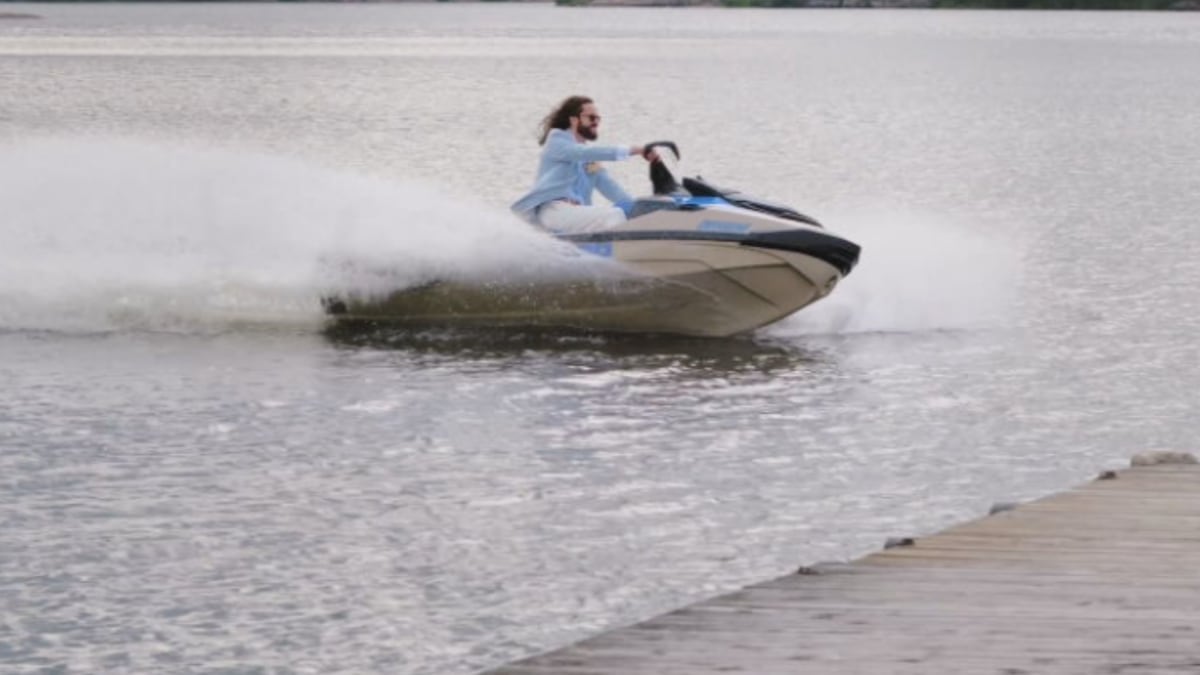 B.C. couple recounts viral wedding-day jet ski entrance