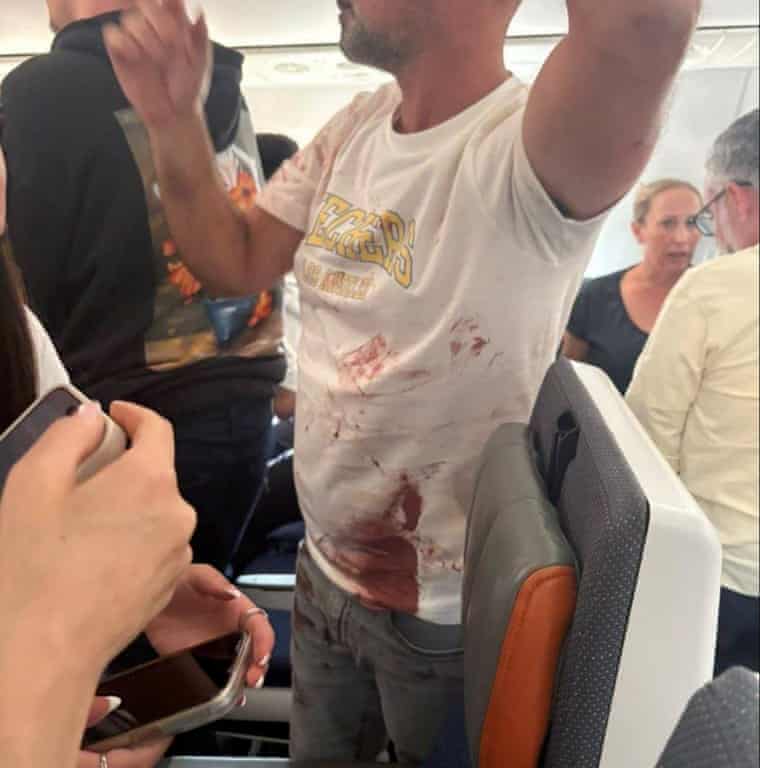 O copiloto da Flydubai usou um machado de emergência para atacar o capitão, diz a EAU
