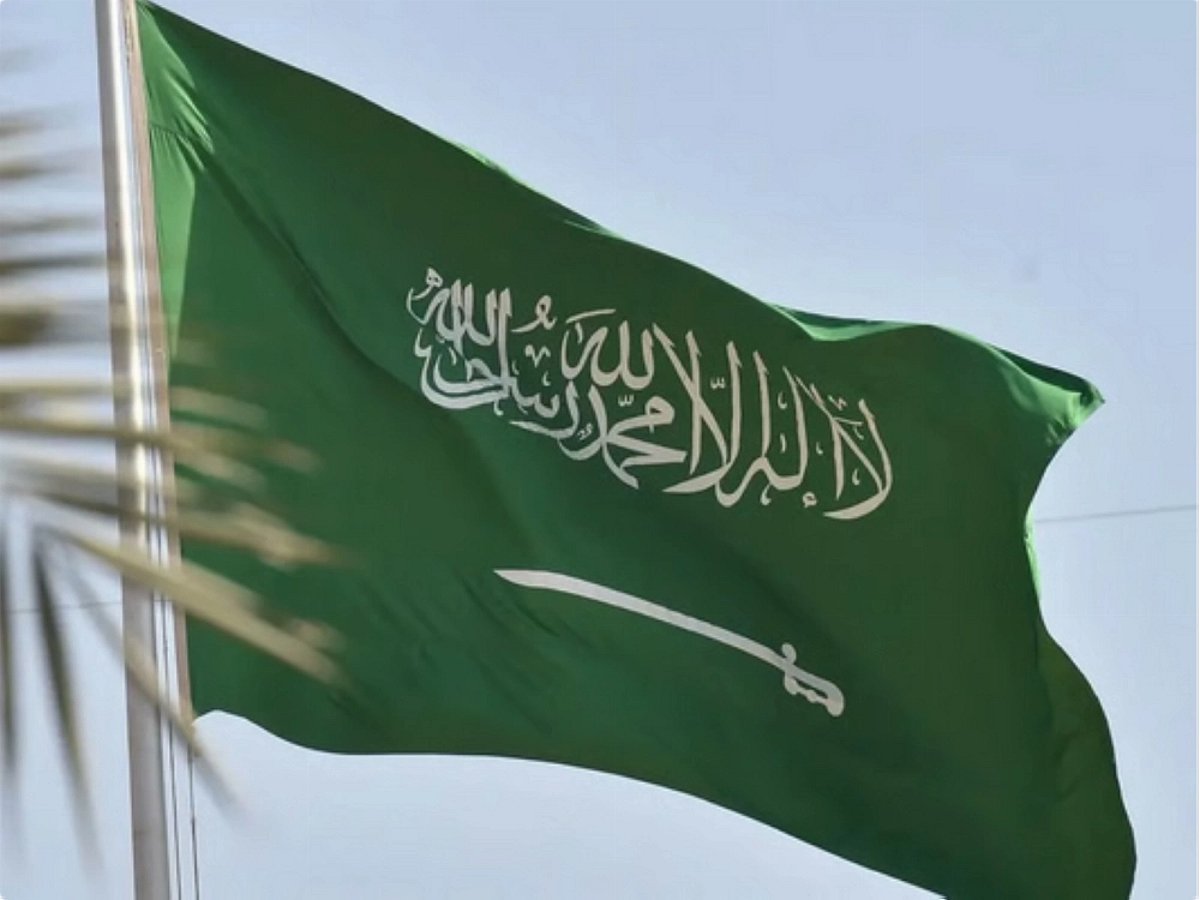 Piloto da Saudia morto no ataque ao aeroporto de Riade, diz a companhia aérea