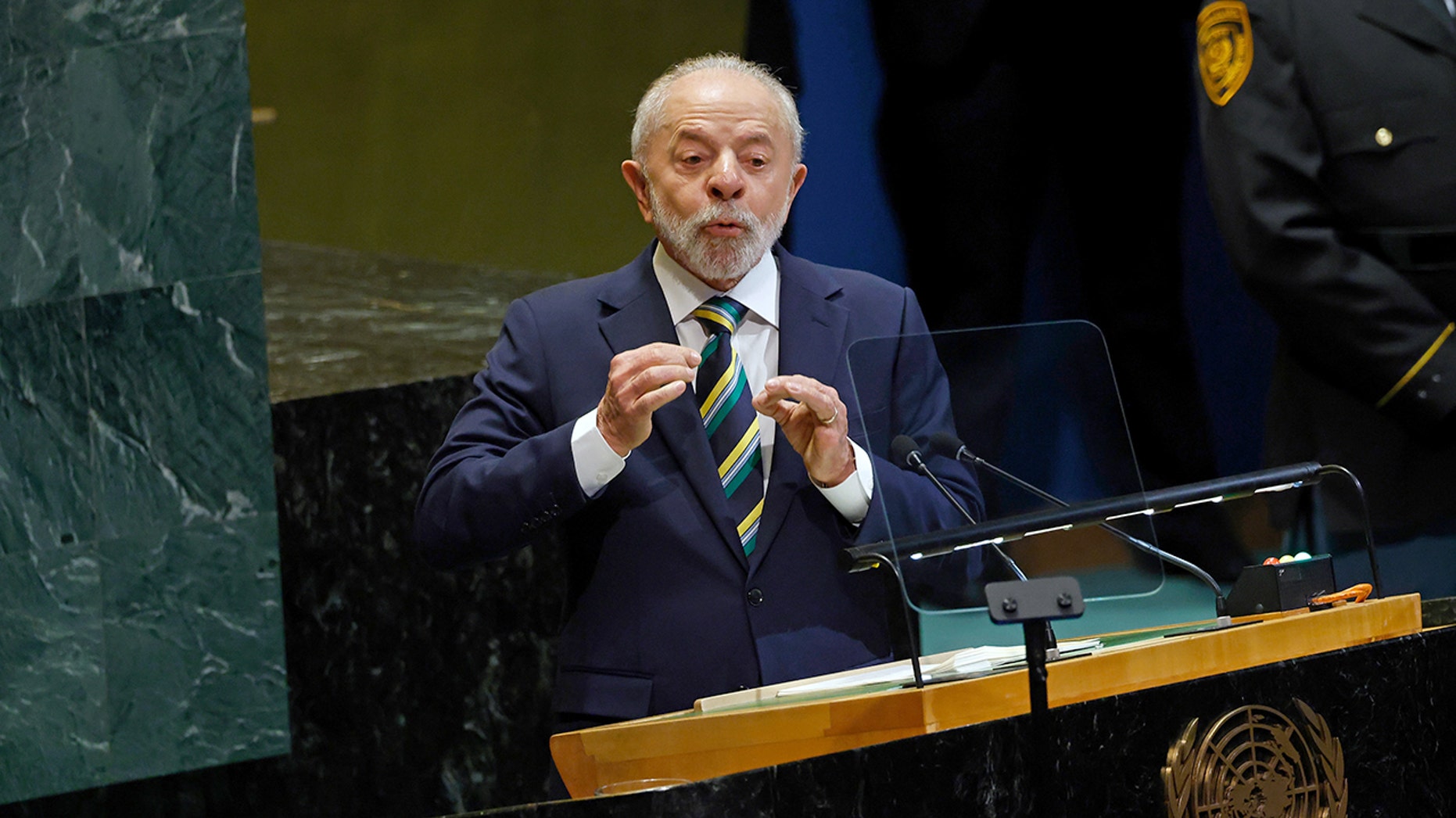 A onda conservadora esbarra em obstáculo no Brasil enquanto Lula resiste ao desafio de Bolsonaro