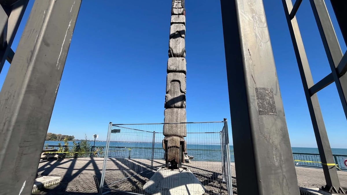 Arson suspected after fire damages historic Sandpoint Beach totem pole