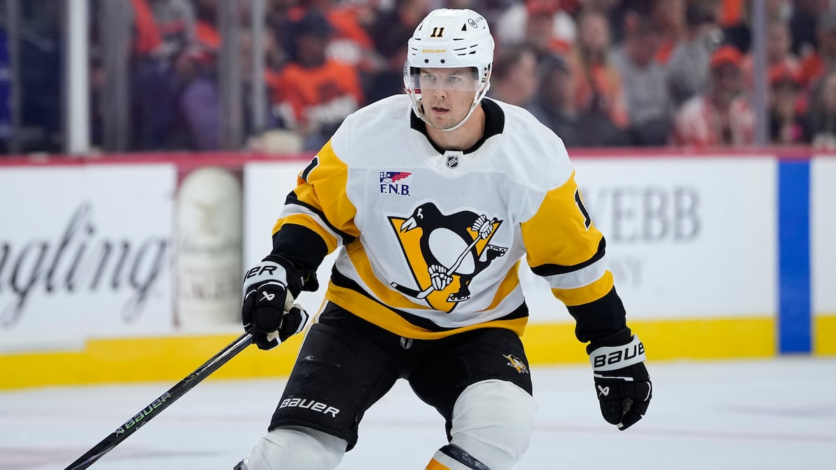 Oilers acquire forward Hallander from Penguins for defenceman Stastney