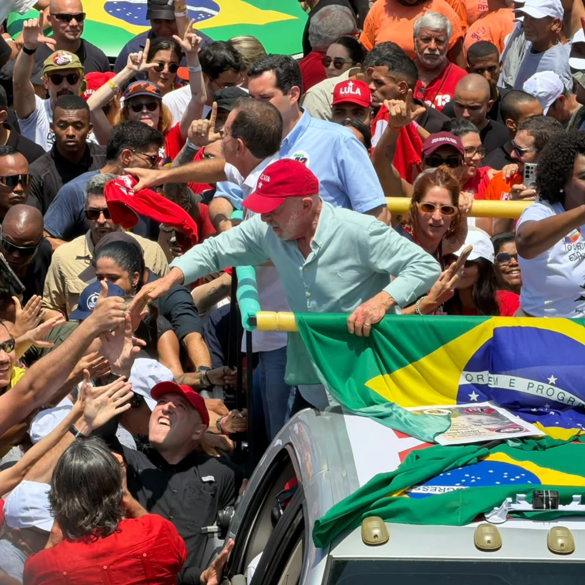 Do "Exército" digital às ruas, Lula mudou rota no 2º turno por virada