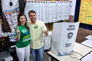 Flávio sai do isolamento e atrai apoio de 4 partidos na largada do 2º turno