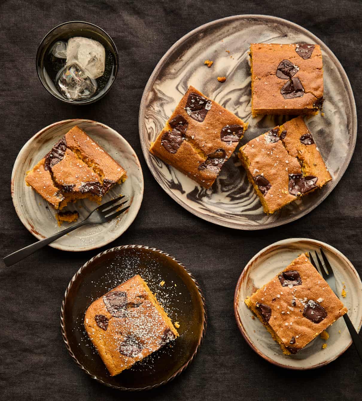 Fritters e bolo de chocolate: as receitas de Thomasina Miers para cozinhar com abóbora