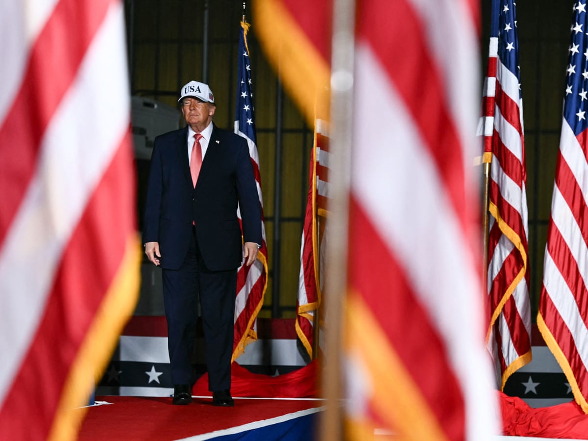 Homem de 24 anos do Kansas preso por supostamente ameaçar atirar em Donald Trump