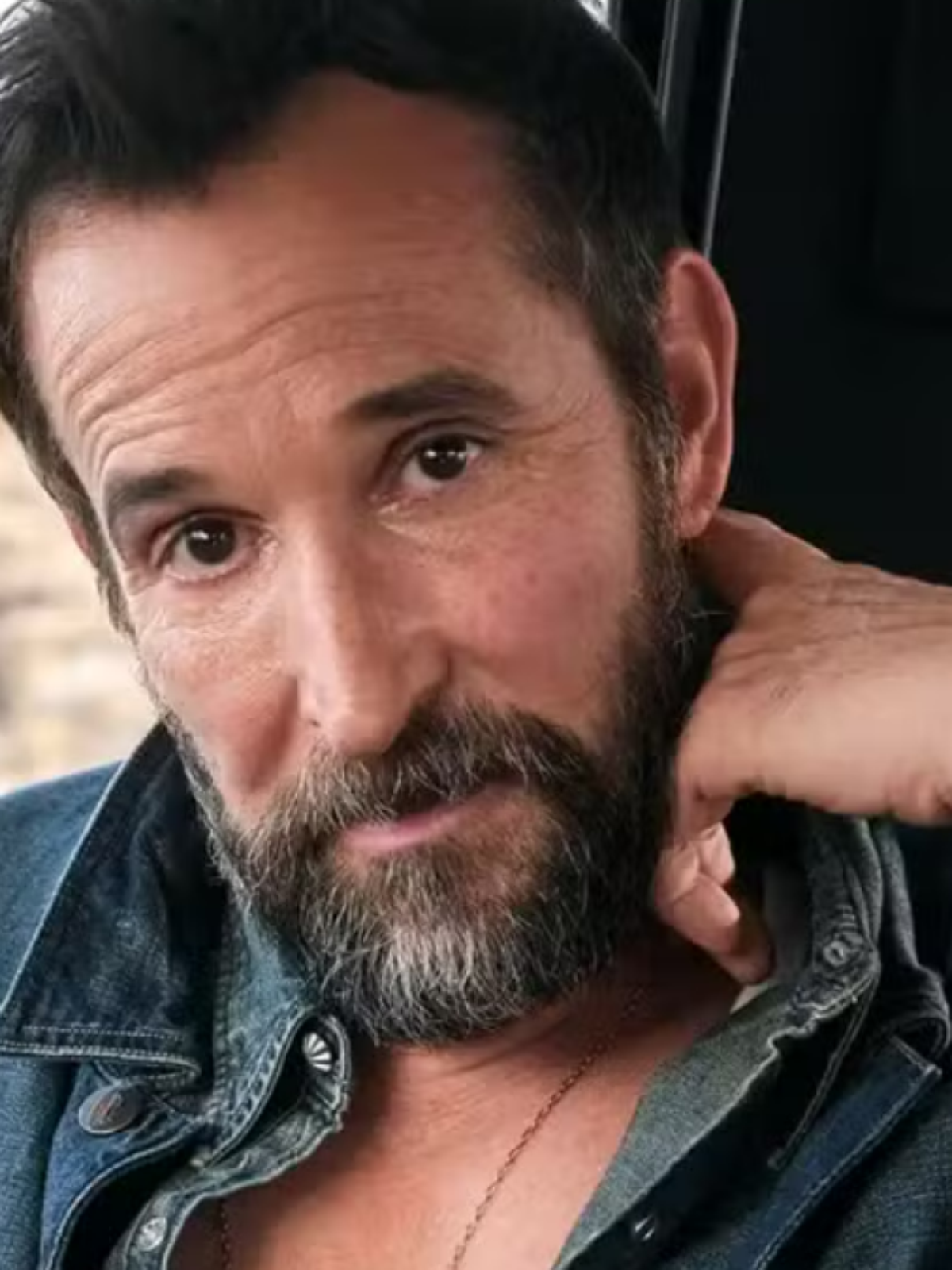 Noah Wyle, de 'The Pitt', é eleito o homem mais sexy do mundo em 2026: 'Achei que fosse pegadinha'