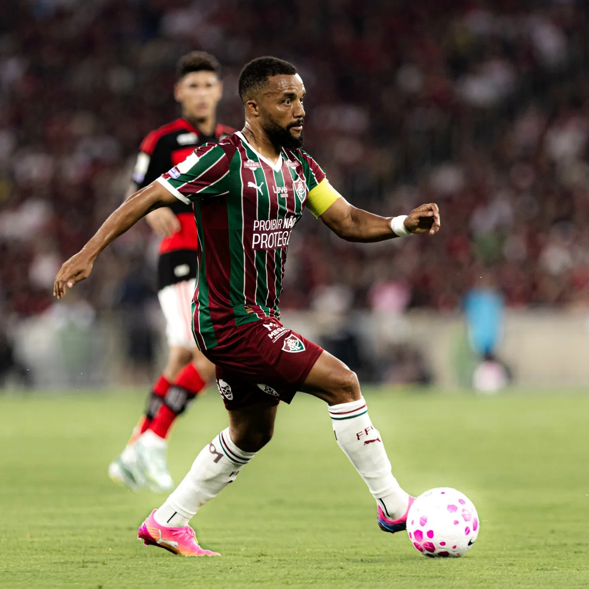 Samuel Xavier critica não expulsão de Pulgar em Flamengo x Fluminense