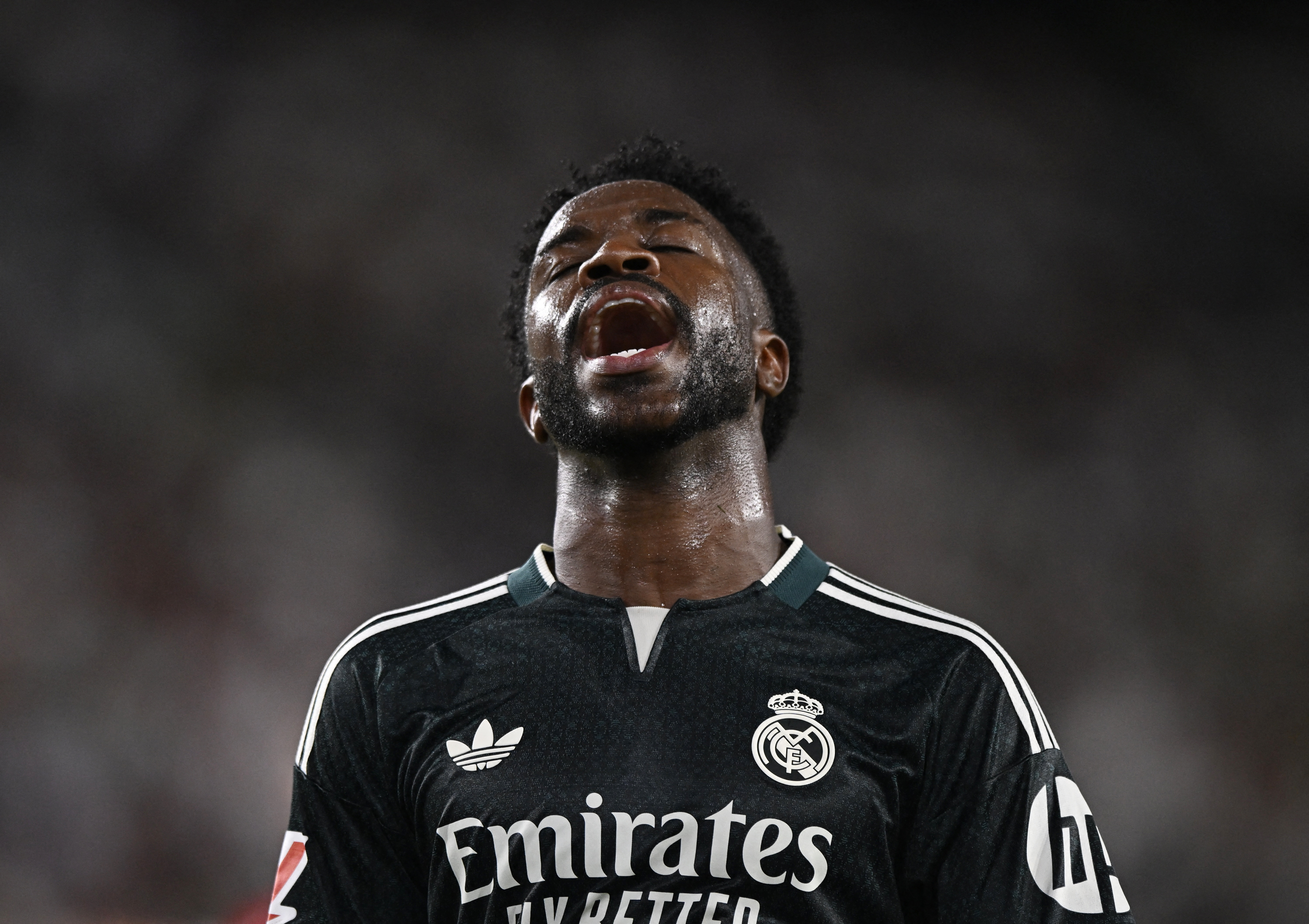 Expulsão, vida pessoal e só um gol: Vini Jr. enfrenta a pior temporada no Real Madrid