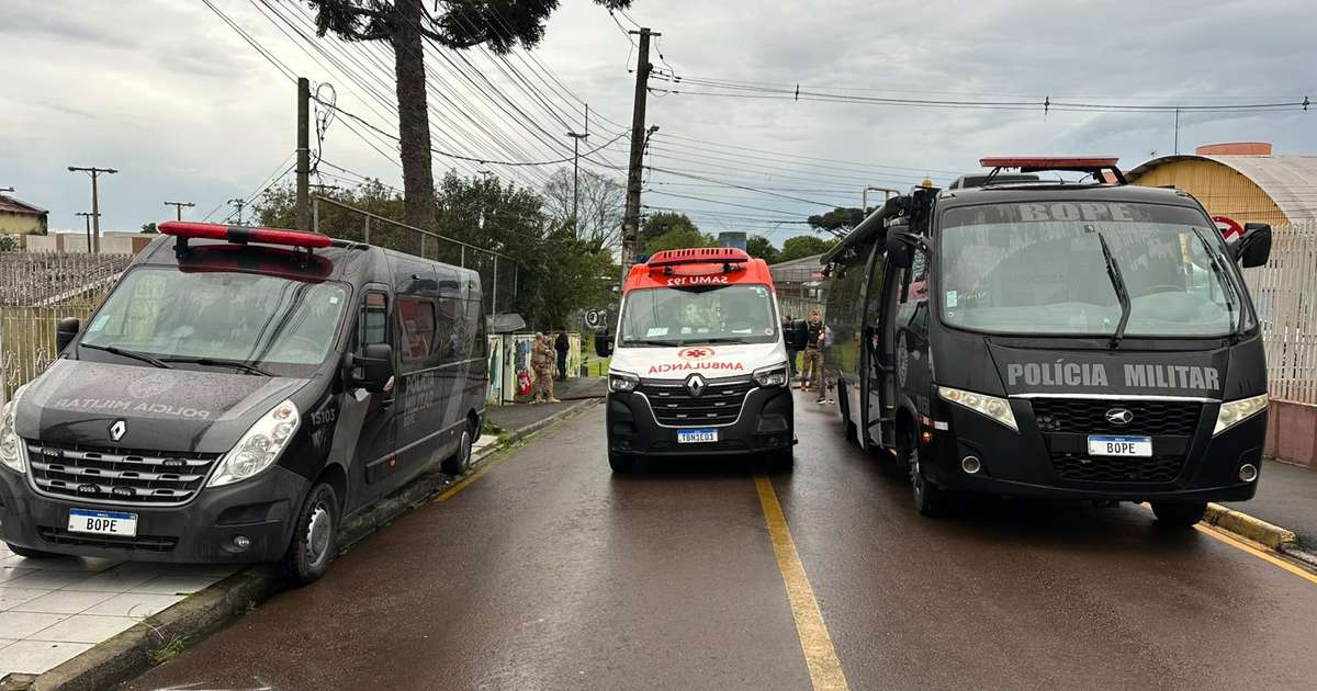 Homem invade escola, mantém 13 crianças reféns e é morto pela polícia em Curitiba
