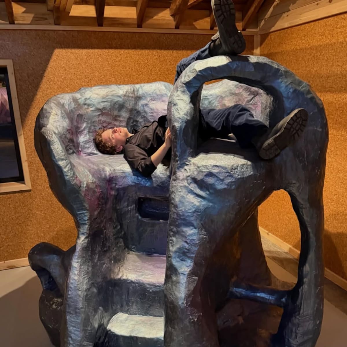 Esculturas interactivas Slumpies de Jillian Mayer en The Mill