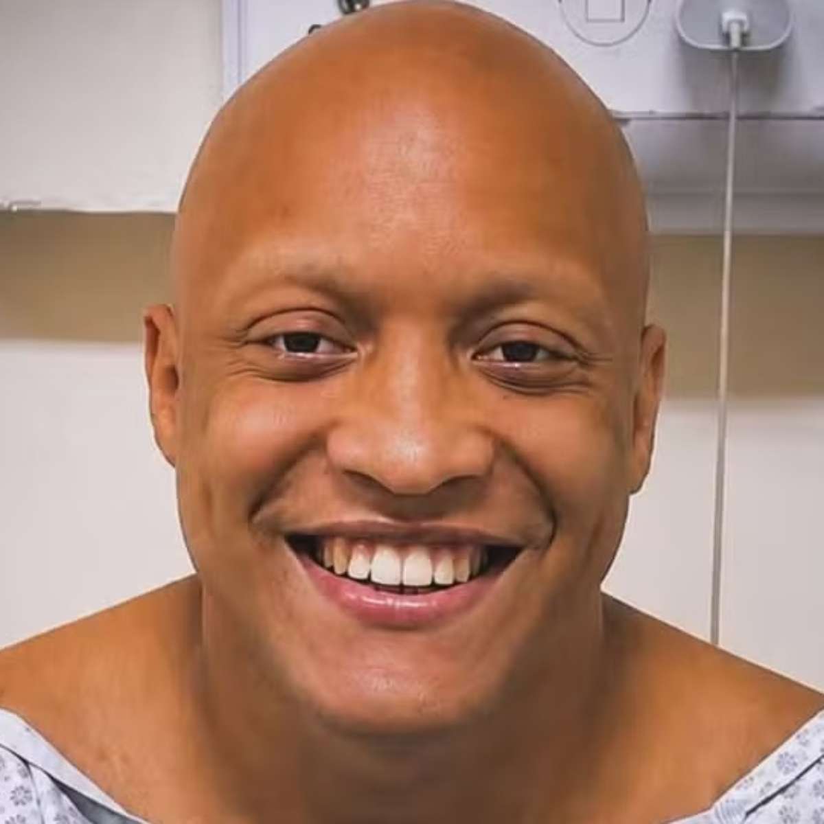 Cantor gospel enfrenta complicações no tratamento do câncer, sofre convulsão e passará por nova cirurgia cerebral