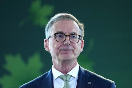 O telefone do reitor sérvio foi infectado com spyware durante protestos estudantis, diz grupo
