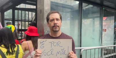 Flávio relembra que a própria mãe criticava a gestão de Jair da pandemia Foto: Maria Luiza Valeriano/Terra