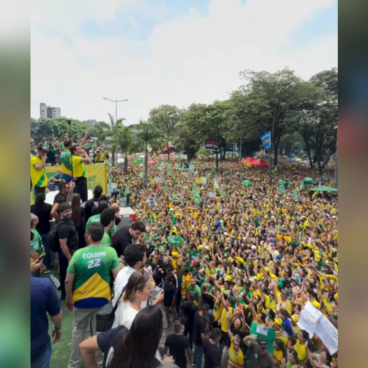Flávio lota Praça da Liberdade com Nikolas, Cleitinho, Tarcísio e Zema
