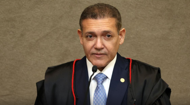 Mensagens citam Kassio e quarto 'com 5 meninas' em festa no triplex de Vorcaro, diz site