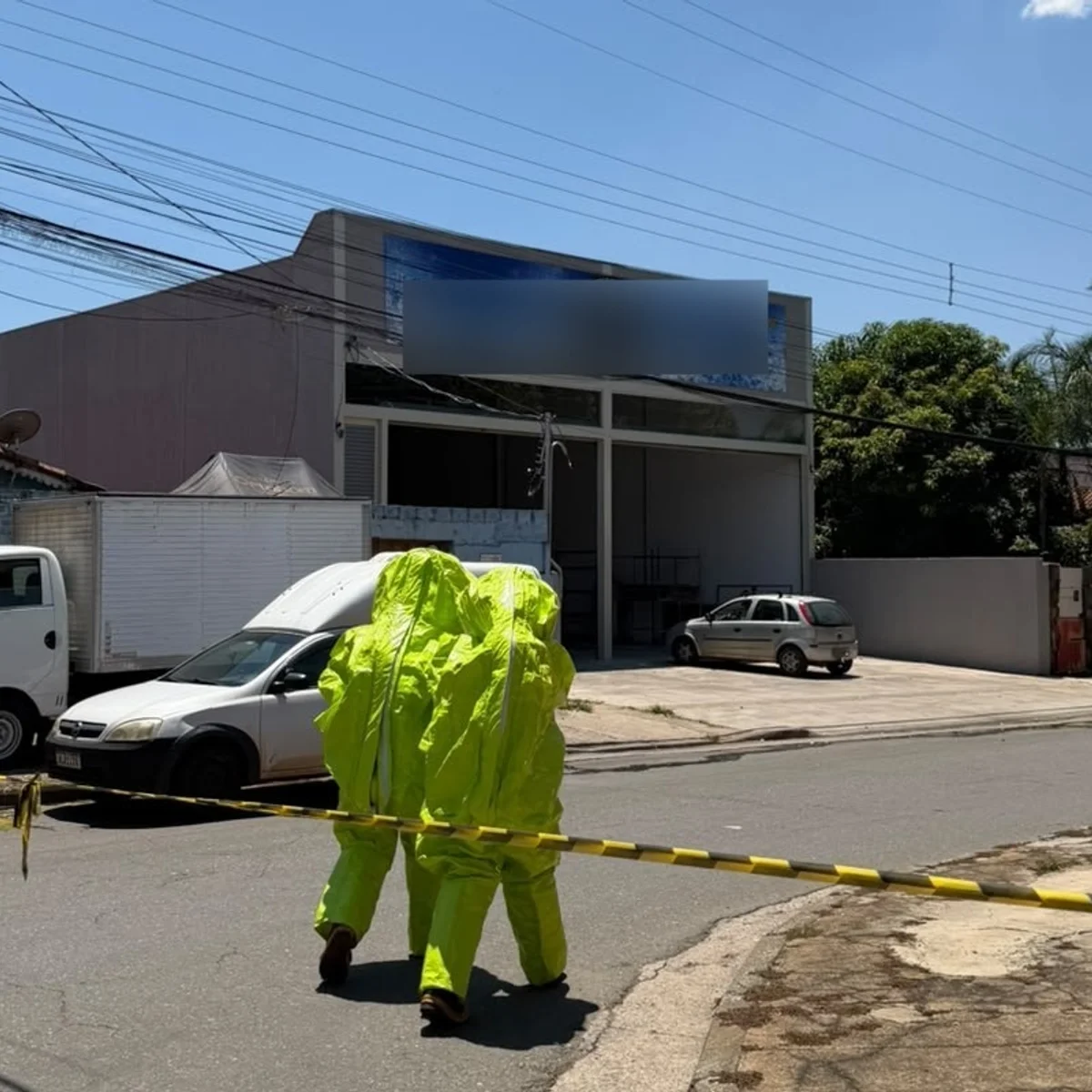 Trabalhador é hospitalizado após vazamento de amônia em máquina de gelo